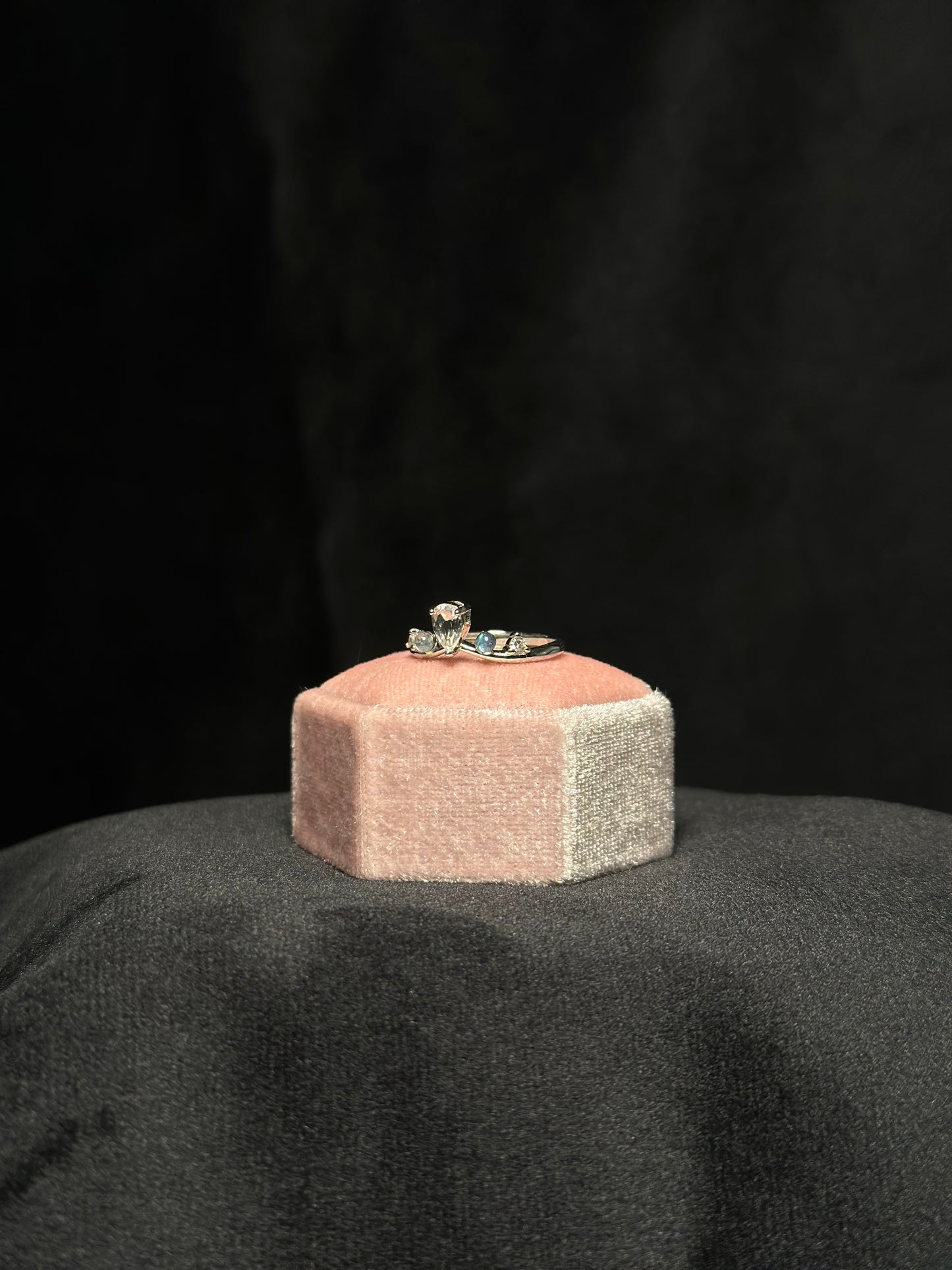 Anello Quarzo ialino e Labradorite- Chiarezza mentale e Protezione