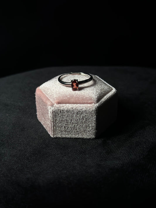 Anello Granato Rosso - Intreccidichiara
