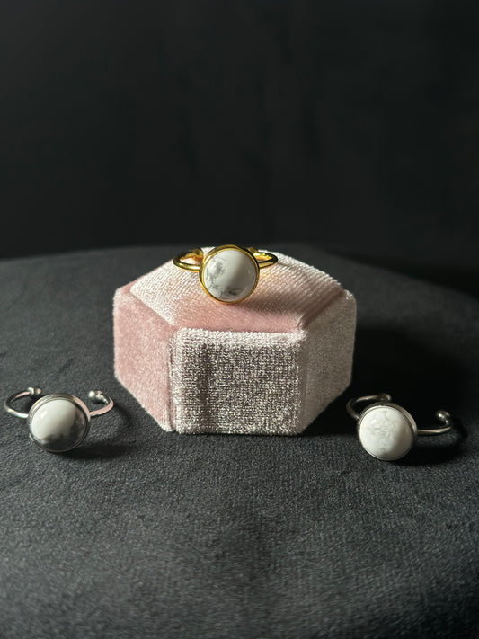 Anello Howlite (ACCIAIO)