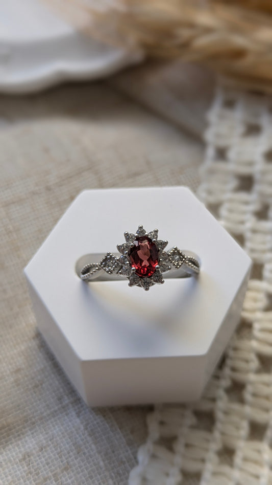 Anello Granato Rosso - Intreccidichiara